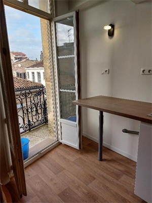 studio à la location -   33000  BORDEAUX, surface 23 m2 location studio - UBI475171700